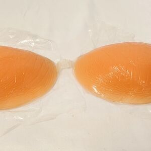 Strapless Adhesive Bra in Tan